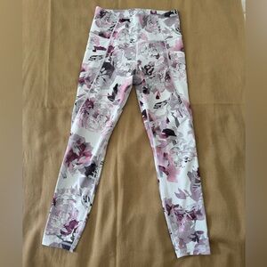Athletes Cropped Floral Leggings